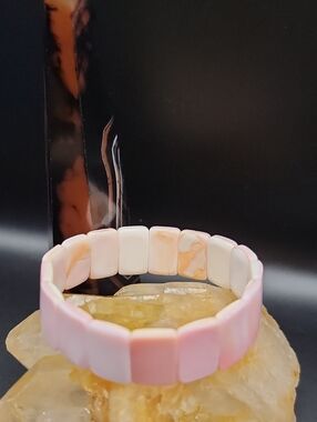 Large Elegant 18x12mm Pink Queen Conch Shell Stretch Bracelet Size 7